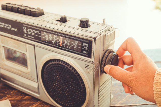 Understanding the Value of Your Restored Vintage Radio: What Collectors Look For